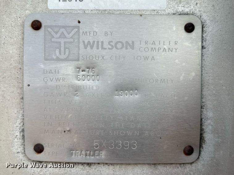 image for item DZ8748 1978 Wilson livestock trailer