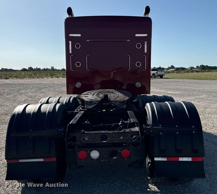 image for item DZ8771 2016 Kenworth T660 semi truck