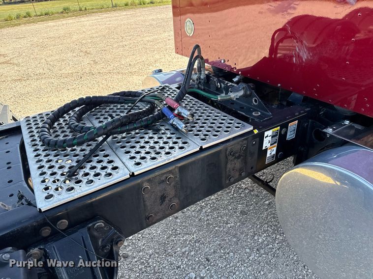 image for item DZ8771 2016 Kenworth T660 semi truck