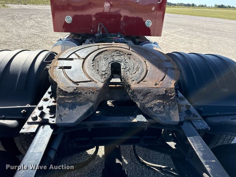 image for item DZ8771 2016 Kenworth T660 semi truck