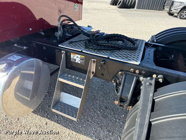 image for item DZ8771 2016 Kenworth T660 semi truck