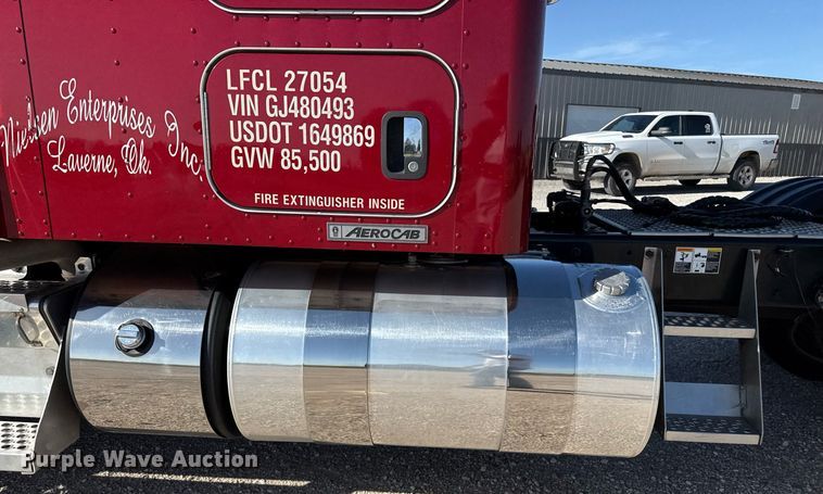 image for item DZ8771 2016 Kenworth T660 semi truck