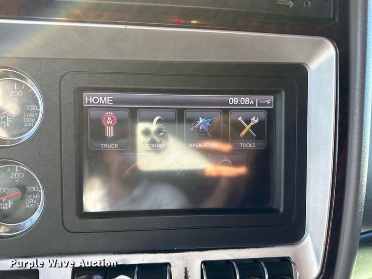 image for item DZ8771 2016 Kenworth T660 semi truck