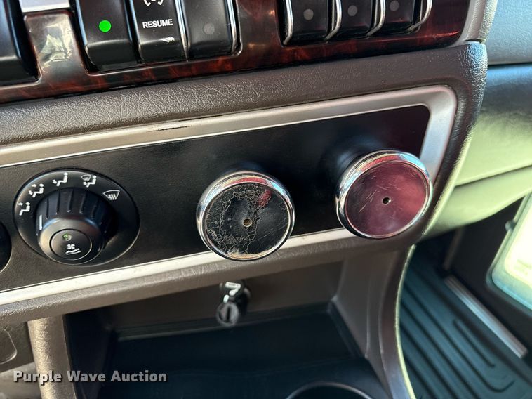 image for item DZ8771 2016 Kenworth T660 semi truck