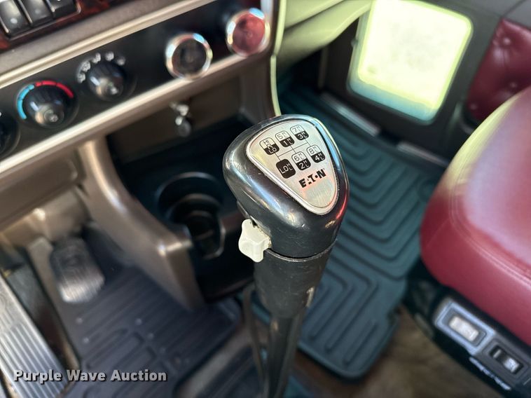 image for item DZ8771 2016 Kenworth T660 semi truck