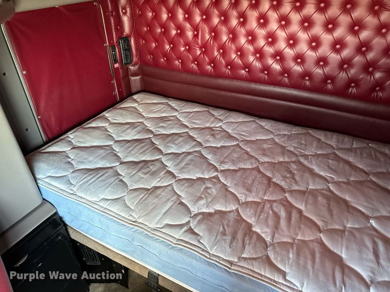 image for item DZ8771 2016 Kenworth T660 semi truck