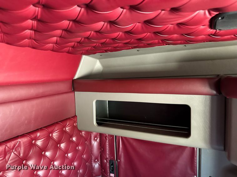 image for item DZ8771 2016 Kenworth T660 semi truck