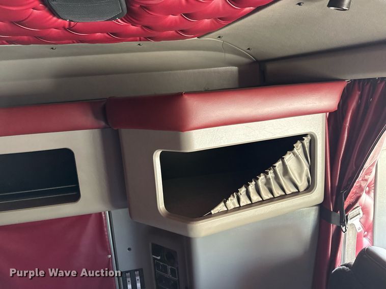 image for item DZ8771 2016 Kenworth T660 semi truck