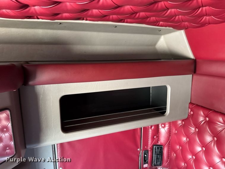 image for item DZ8771 2016 Kenworth T660 semi truck