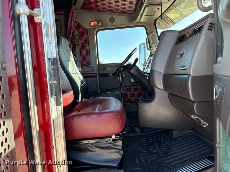 image for item DZ8771 2016 Kenworth T660 semi truck