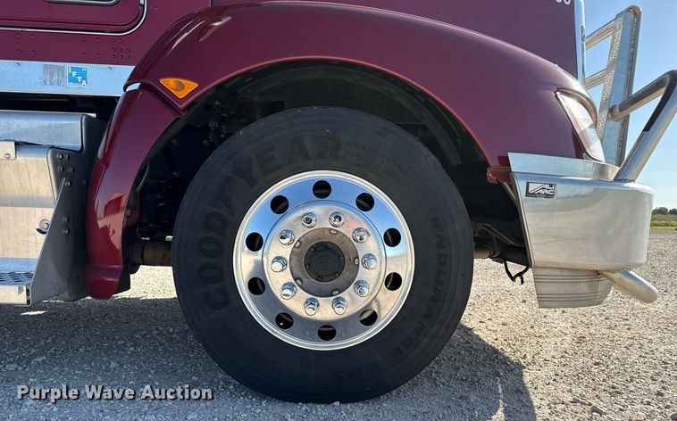 image for item DZ8771 2016 Kenworth T660 semi truck