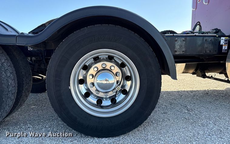 image for item DZ8771 2016 Kenworth T660 semi truck