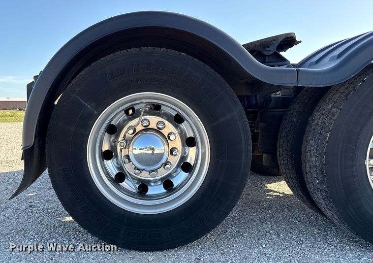 image for item DZ8771 2016 Kenworth T660 semi truck