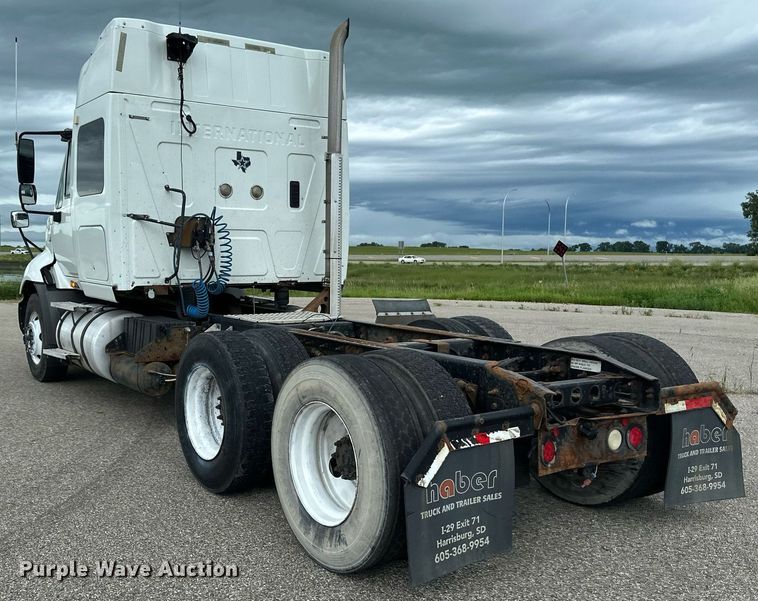 image for item EB2797 2010 International Prostar truck cab and chassis
