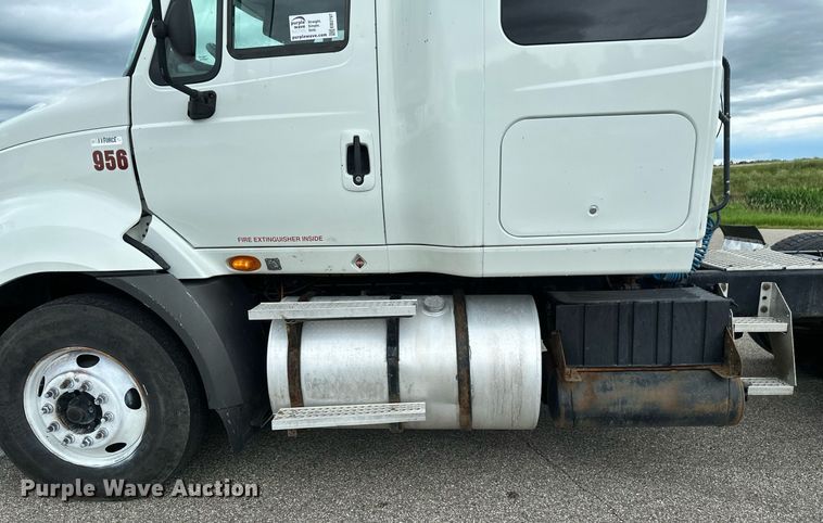 image for item EB2797 2010 International Prostar truck cab and chassis