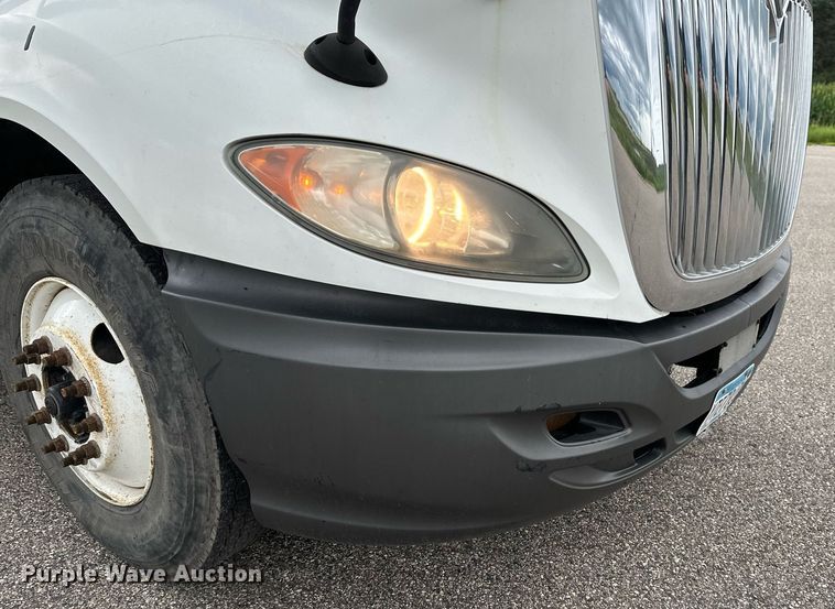 image for item EB2797 2010 International Prostar truck cab and chassis