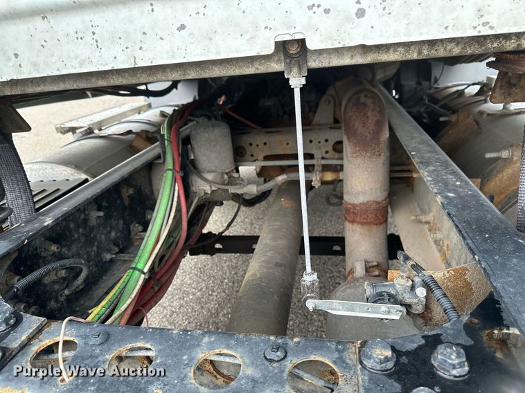 image for item EB2797 2010 International Prostar truck cab and chassis