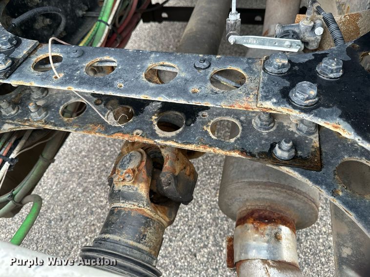 image for item EB2797 2010 International Prostar truck cab and chassis