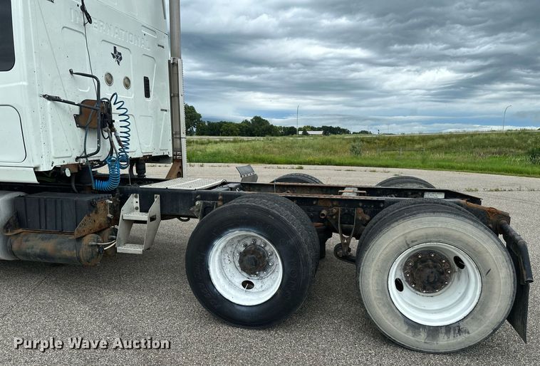 image for item EB2797 2010 International Prostar truck cab and chassis