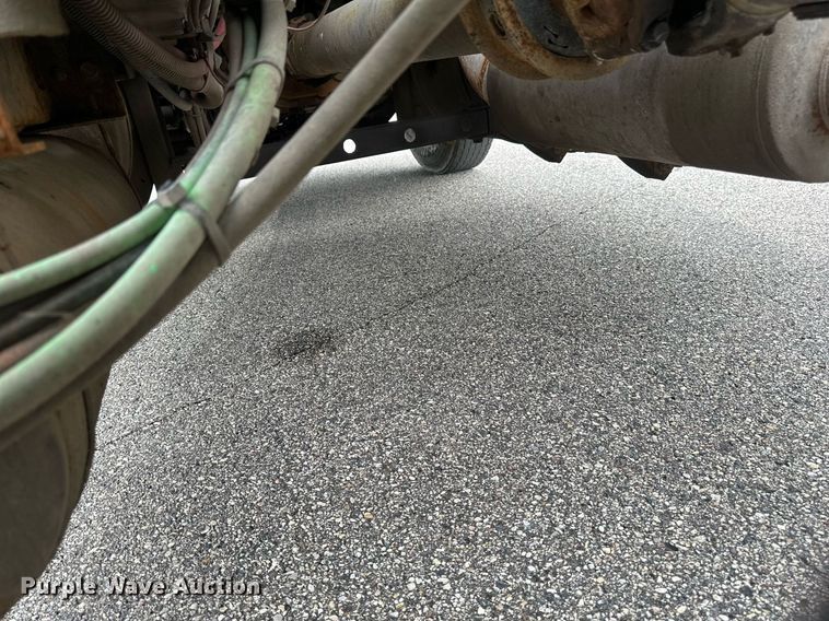 image for item EB2797 2010 International Prostar truck cab and chassis