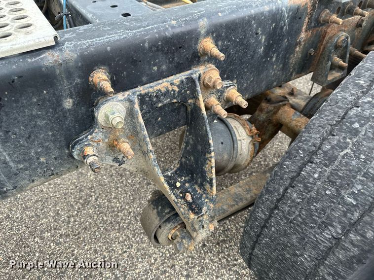 image for item EB2797 2010 International Prostar truck cab and chassis