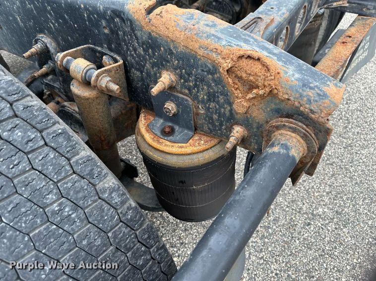 image for item EB2797 2010 International Prostar truck cab and chassis