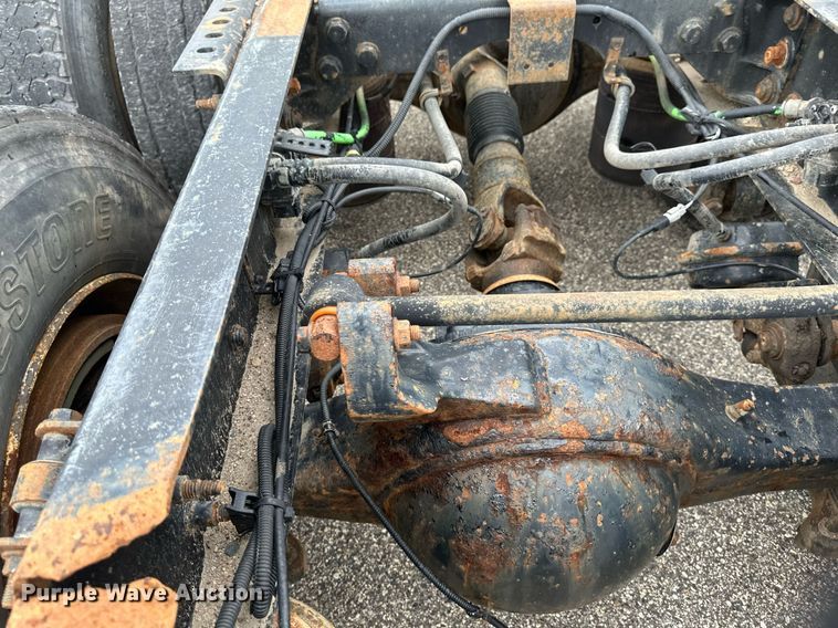 image for item EB2797 2010 International Prostar truck cab and chassis