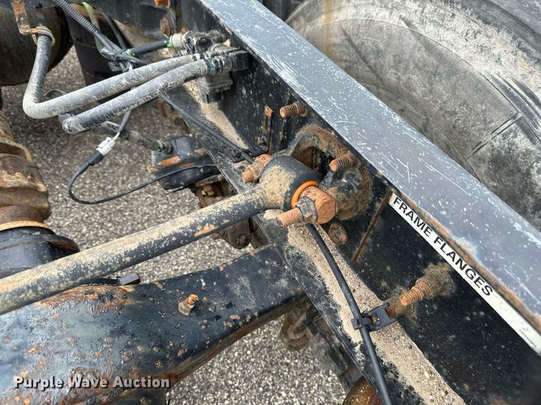 image for item EB2797 2010 International Prostar truck cab and chassis