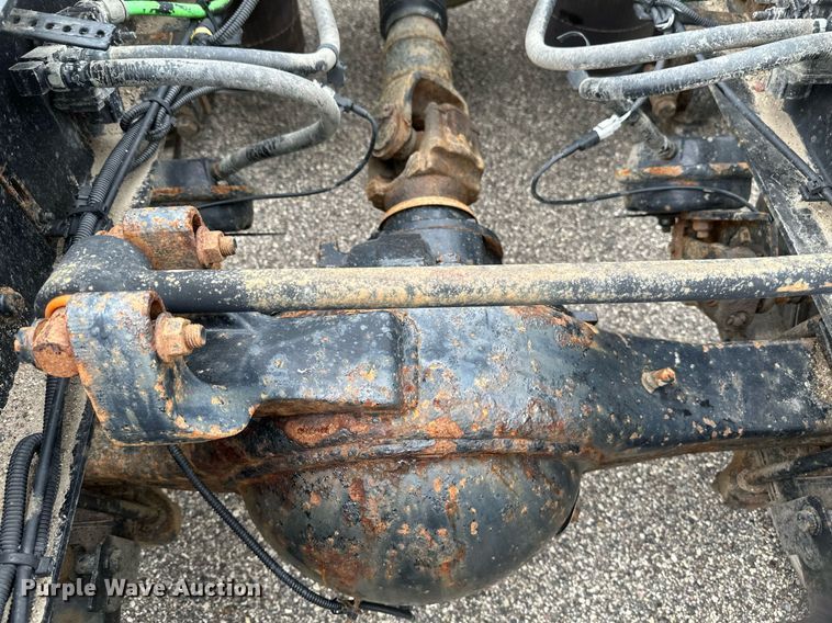 image for item EB2797 2010 International Prostar truck cab and chassis