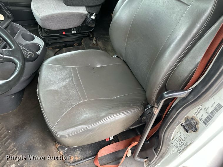 image for item EB2797 2010 International Prostar truck cab and chassis