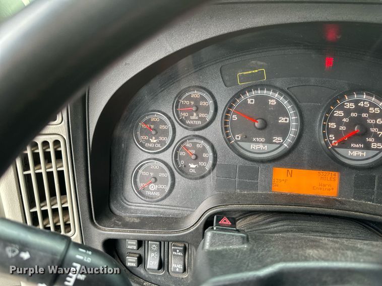 image for item EB2797 2010 International Prostar truck cab and chassis