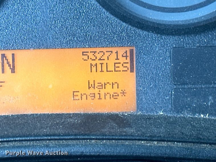 image for item EB2797 2010 International Prostar truck cab and chassis