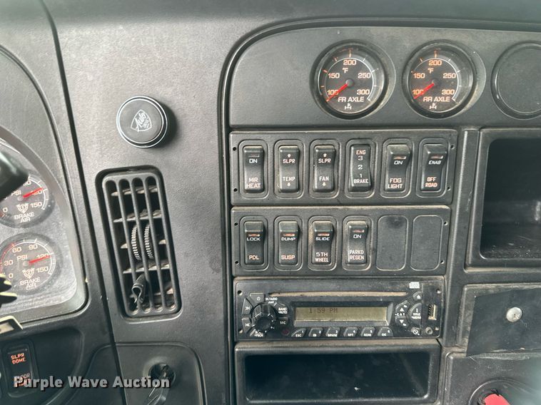 image for item EB2797 2010 International Prostar truck cab and chassis