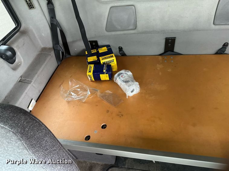 image for item EB2797 2010 International Prostar truck cab and chassis