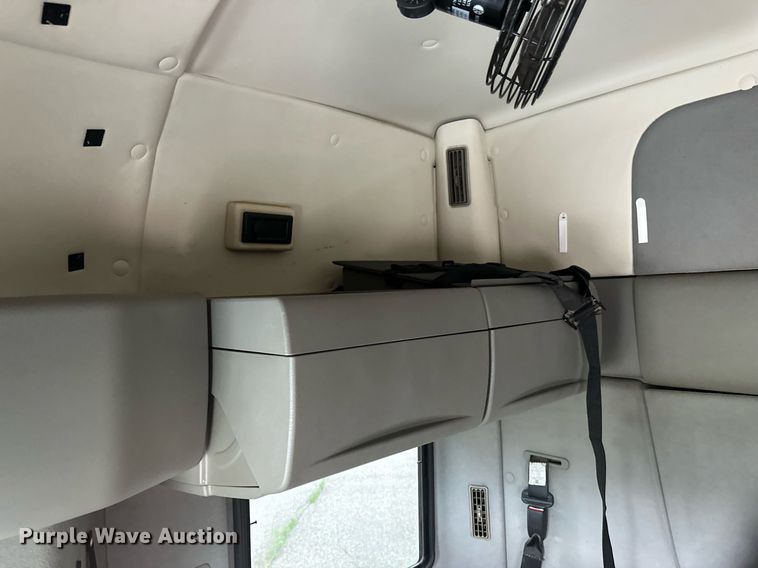 image for item EB2797 2010 International Prostar truck cab and chassis