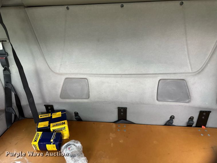 image for item EB2797 2010 International Prostar truck cab and chassis