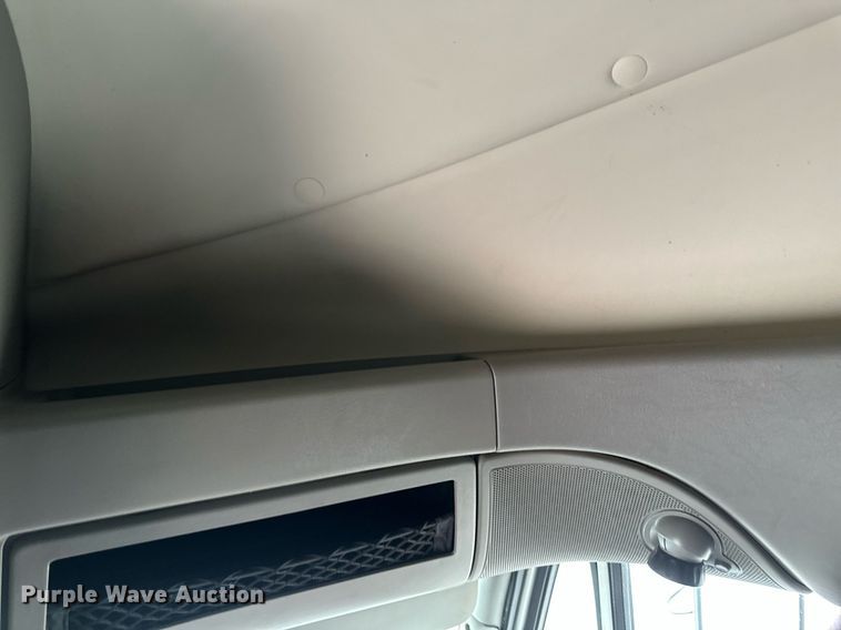 image for item EB2797 2010 International Prostar truck cab and chassis