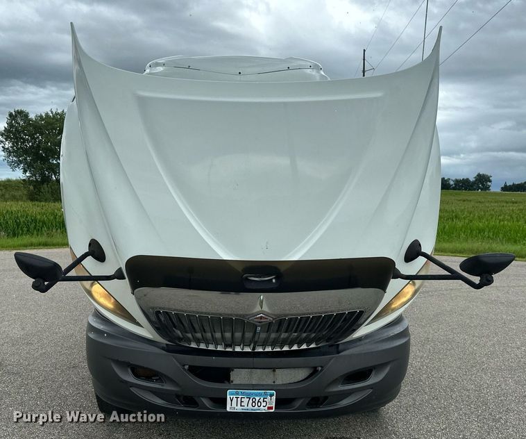 image for item EB2797 2010 International Prostar truck cab and chassis