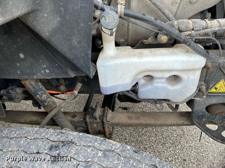 image for item EB2797 2010 International Prostar truck cab and chassis