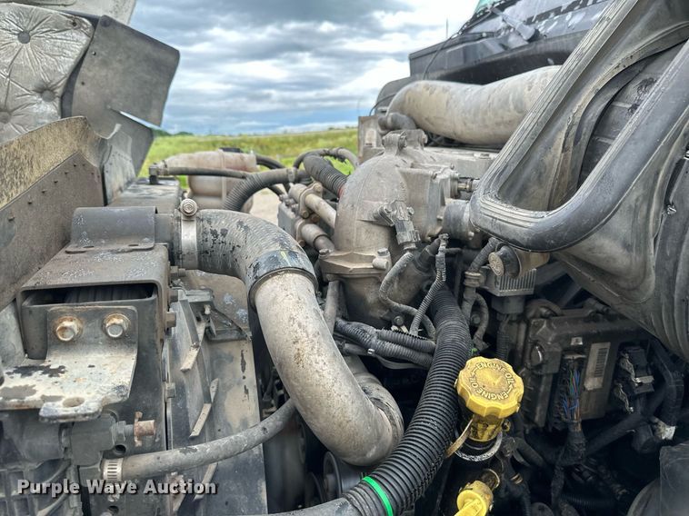 image for item EB2797 2010 International Prostar truck cab and chassis