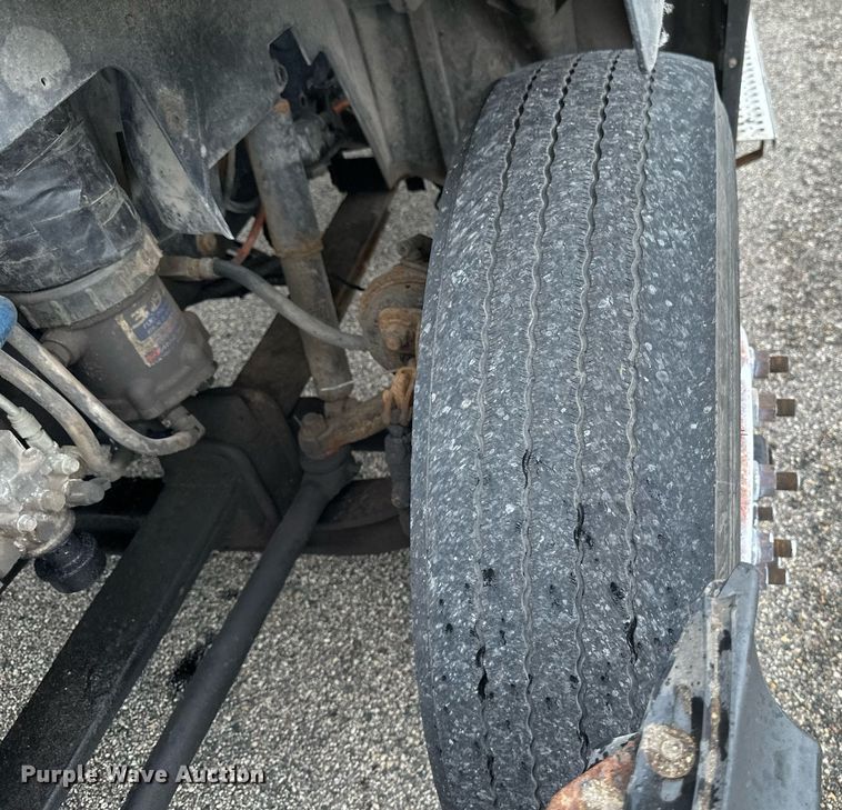 image for item EB2797 2010 International Prostar truck cab and chassis