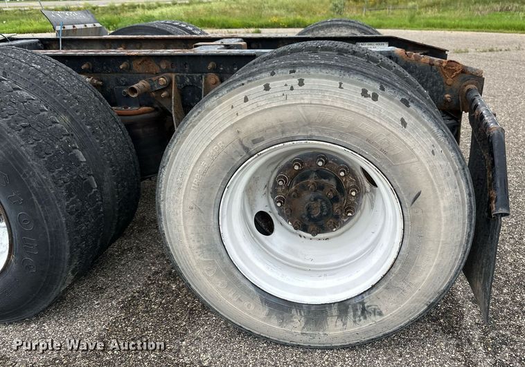 image for item EB2797 2010 International Prostar truck cab and chassis