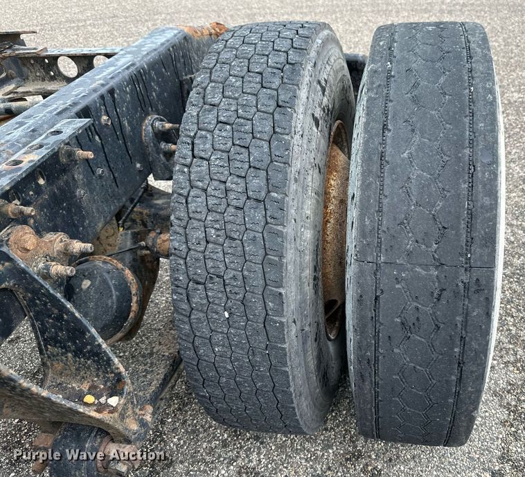 image for item EB2797 2010 International Prostar truck cab and chassis