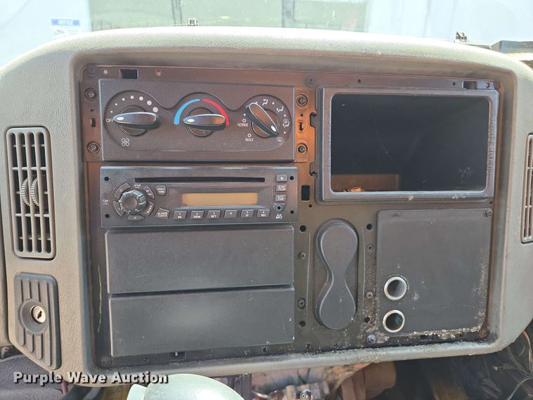 image for item EC0979 2012 International 4300  box truck