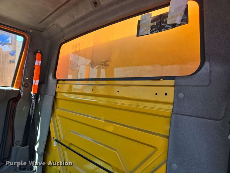 image for item EC0979 2012 International 4300  box truck