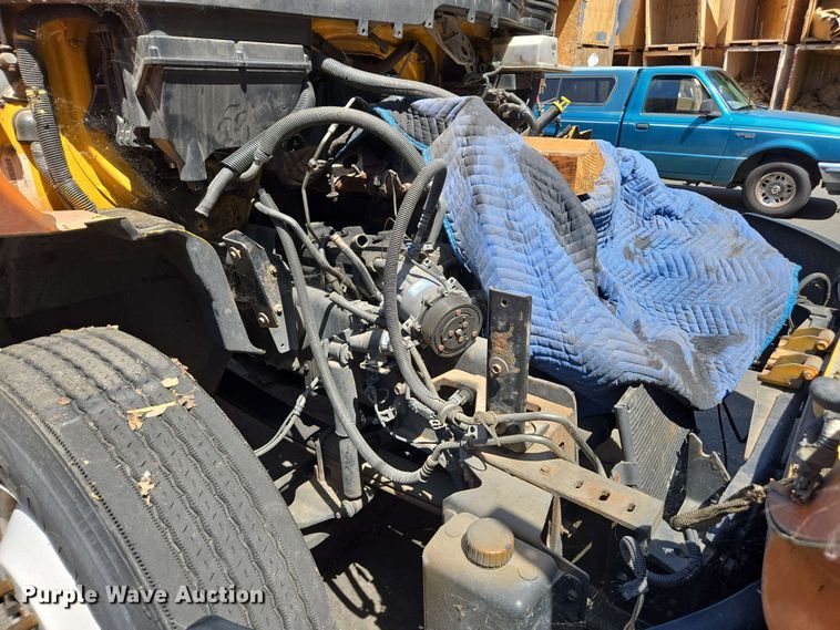 image for item EC0979 2012 International 4300  box truck