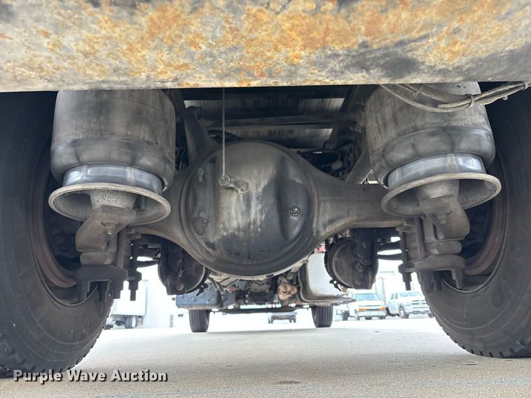 image for item EC1081 2013 Freightliner M2 box truck