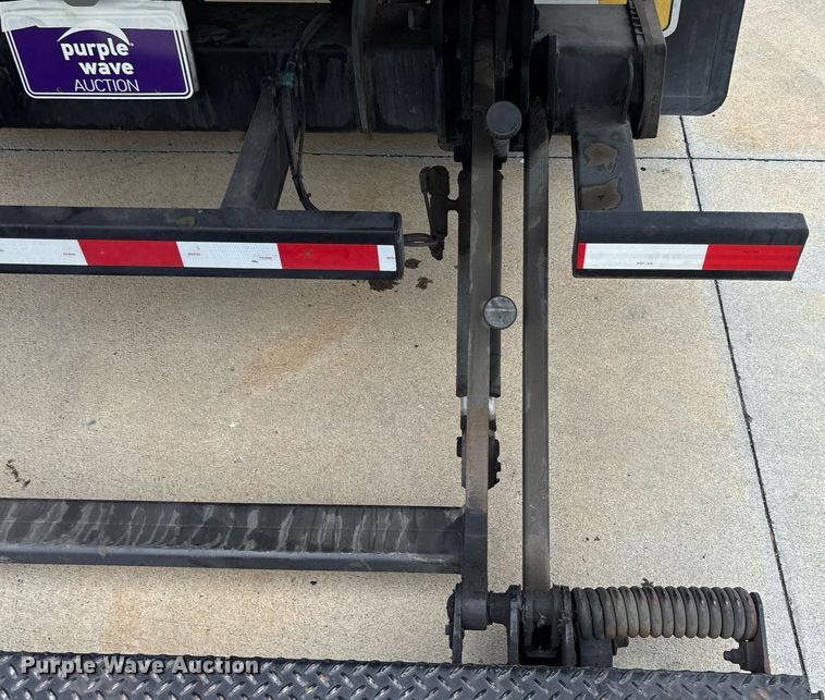 image for item EC1081 2013 Freightliner M2 box truck