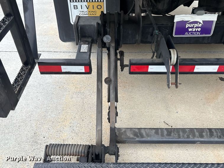 image for item EC1081 2013 Freightliner M2 box truck