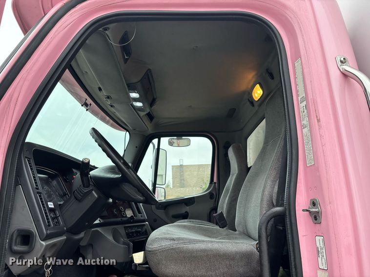 image for item EC1081 2013 Freightliner M2 box truck